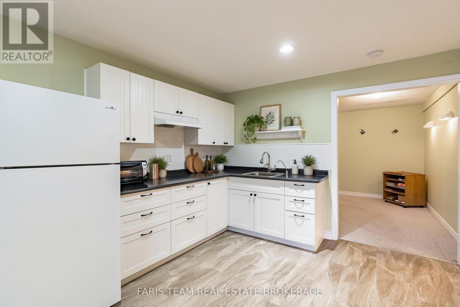 1033 Cameron Street Property Photo 26
