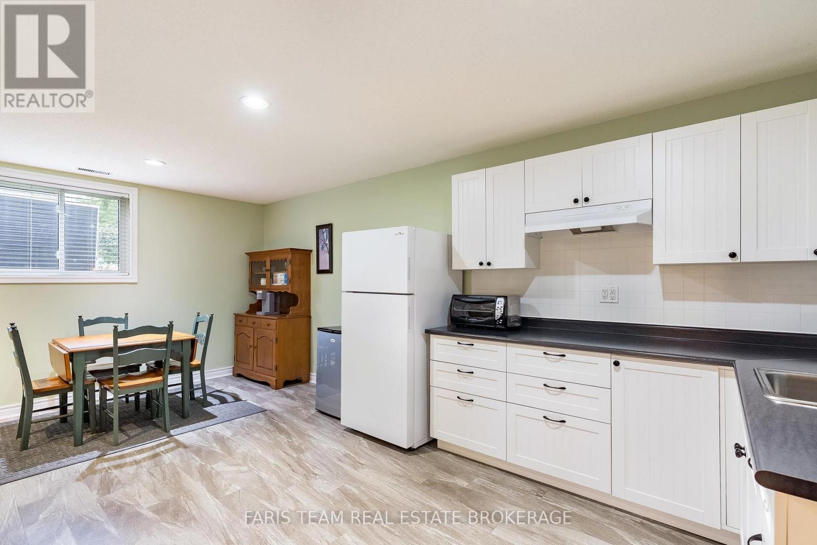1033 Cameron Street Property Photo 27