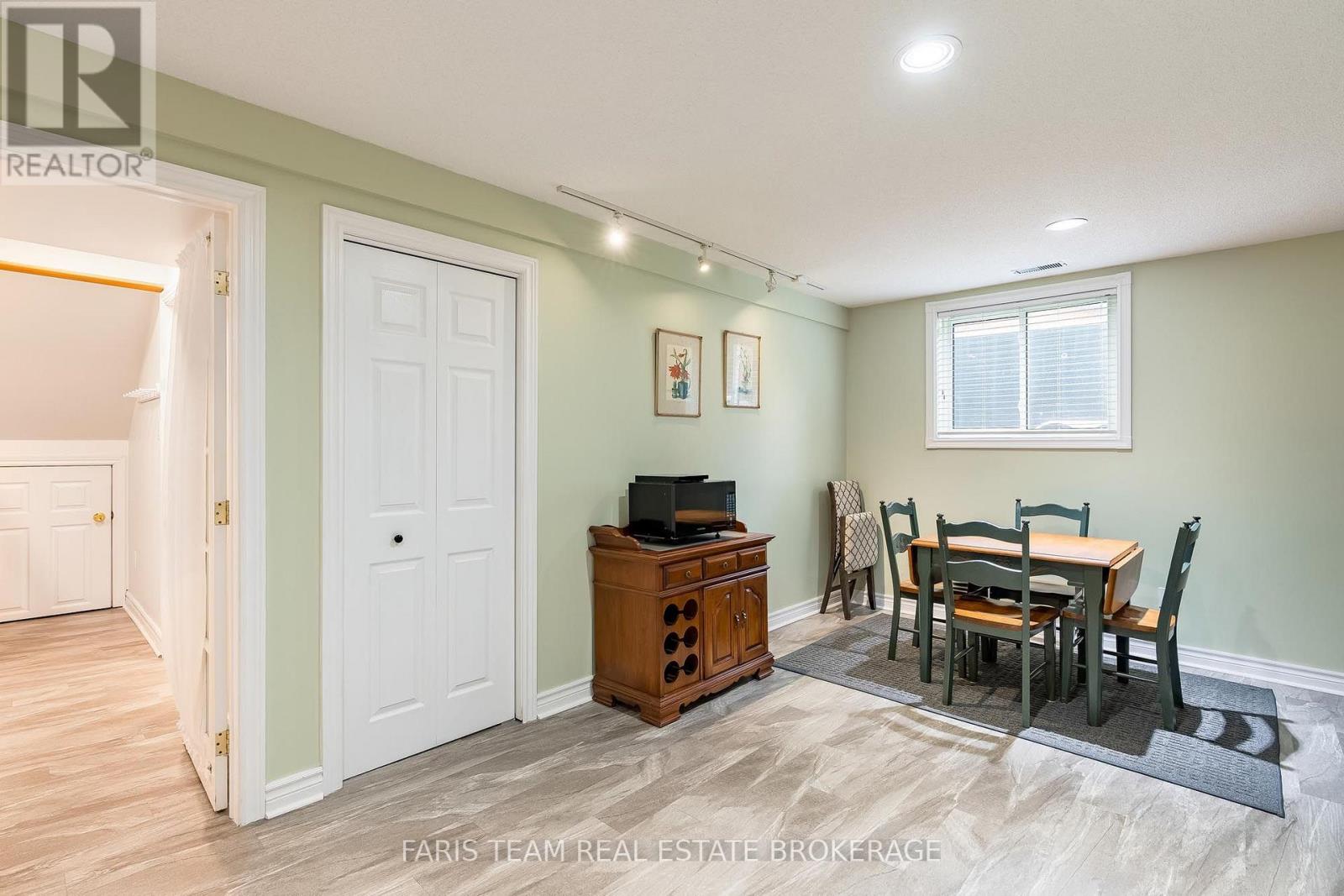 1033 Cameron Street Property Photo 28