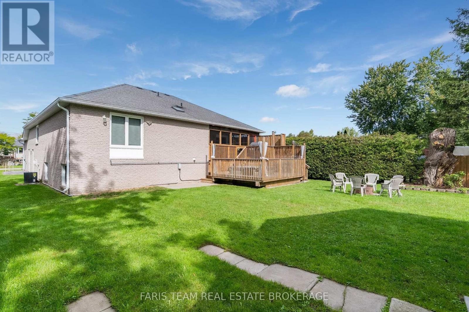 1033 Cameron Street Property Photo 40