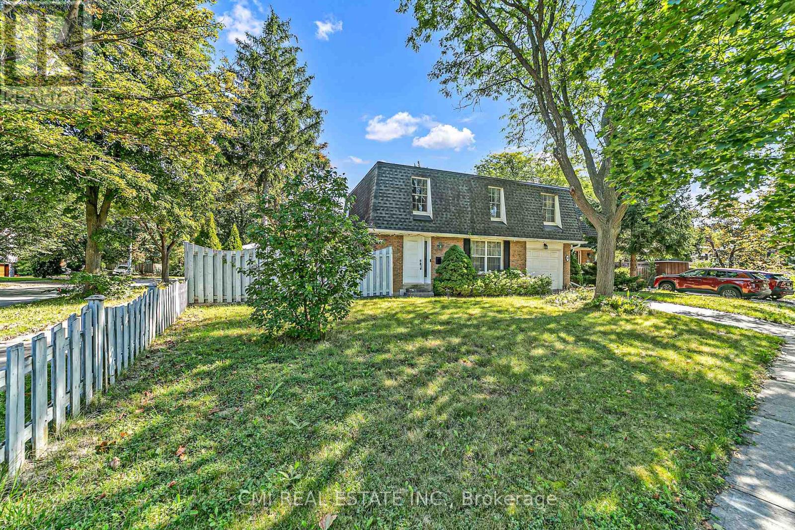 39 Brightway Crescent Property Photo 2