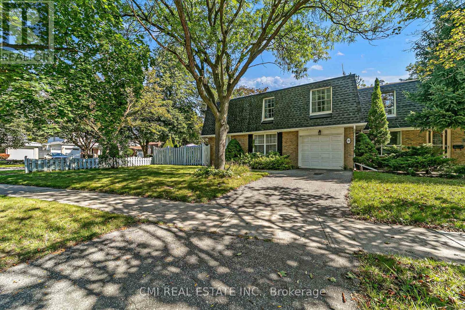 39 Brightway Crescent Property Photo 6