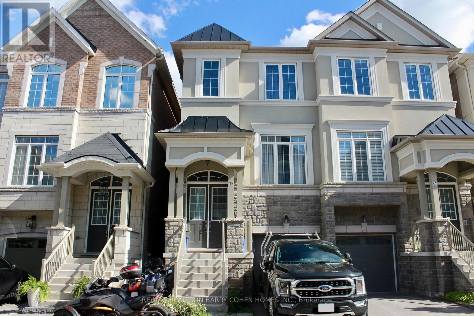 19 Latchford Lane Property Photo 1