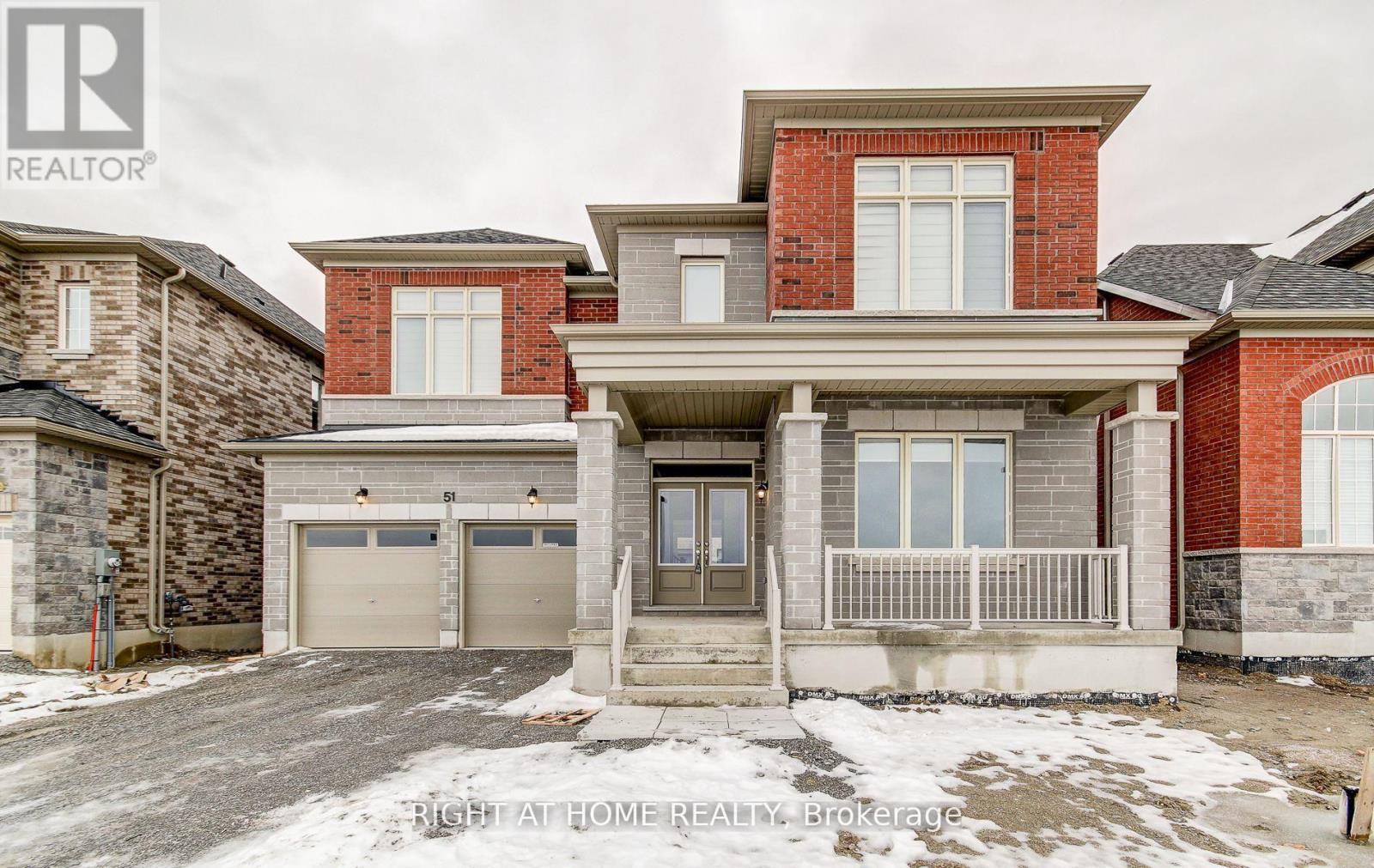 51 LORRAIN HAND CRESCENT