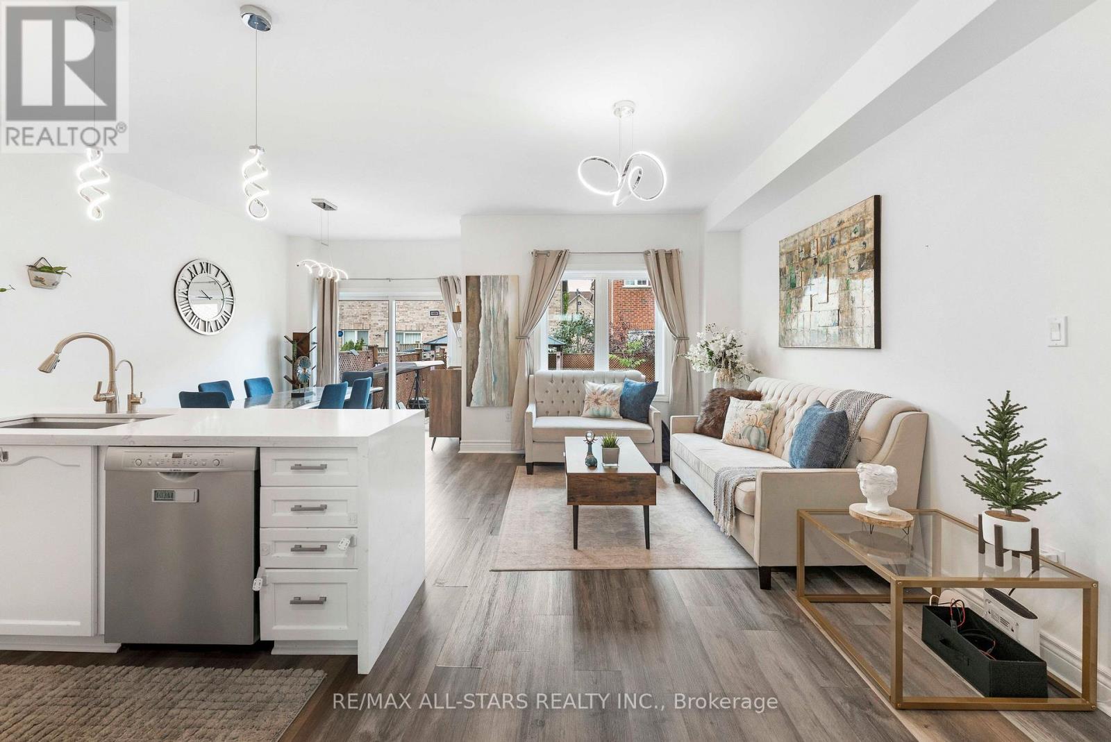 93 Arco Circle Property Photo 15