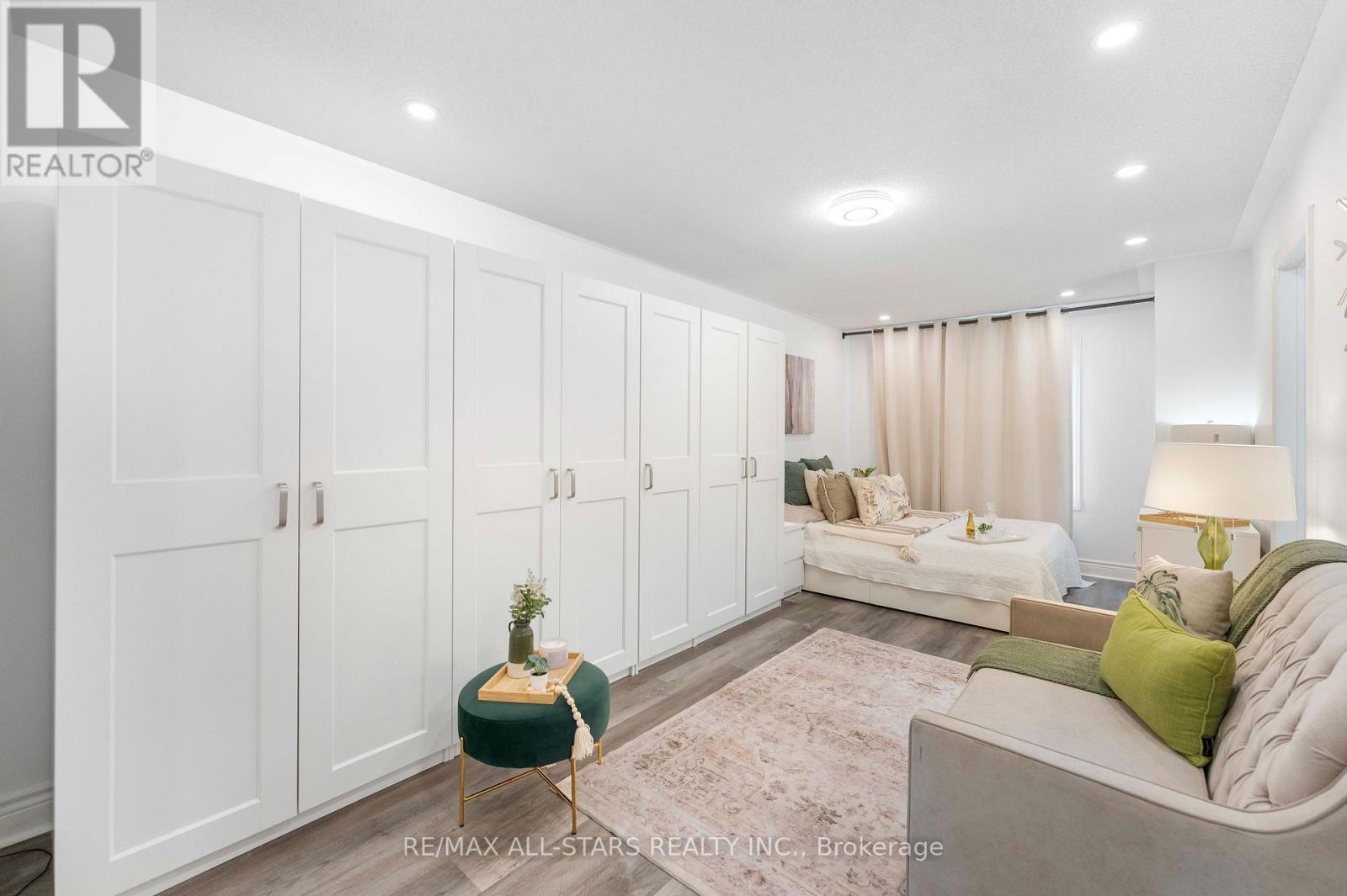 93 Arco Circle Property Photo 24