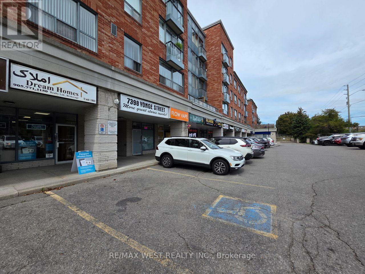 7d - 7398 Yonge Street Property Photo 4