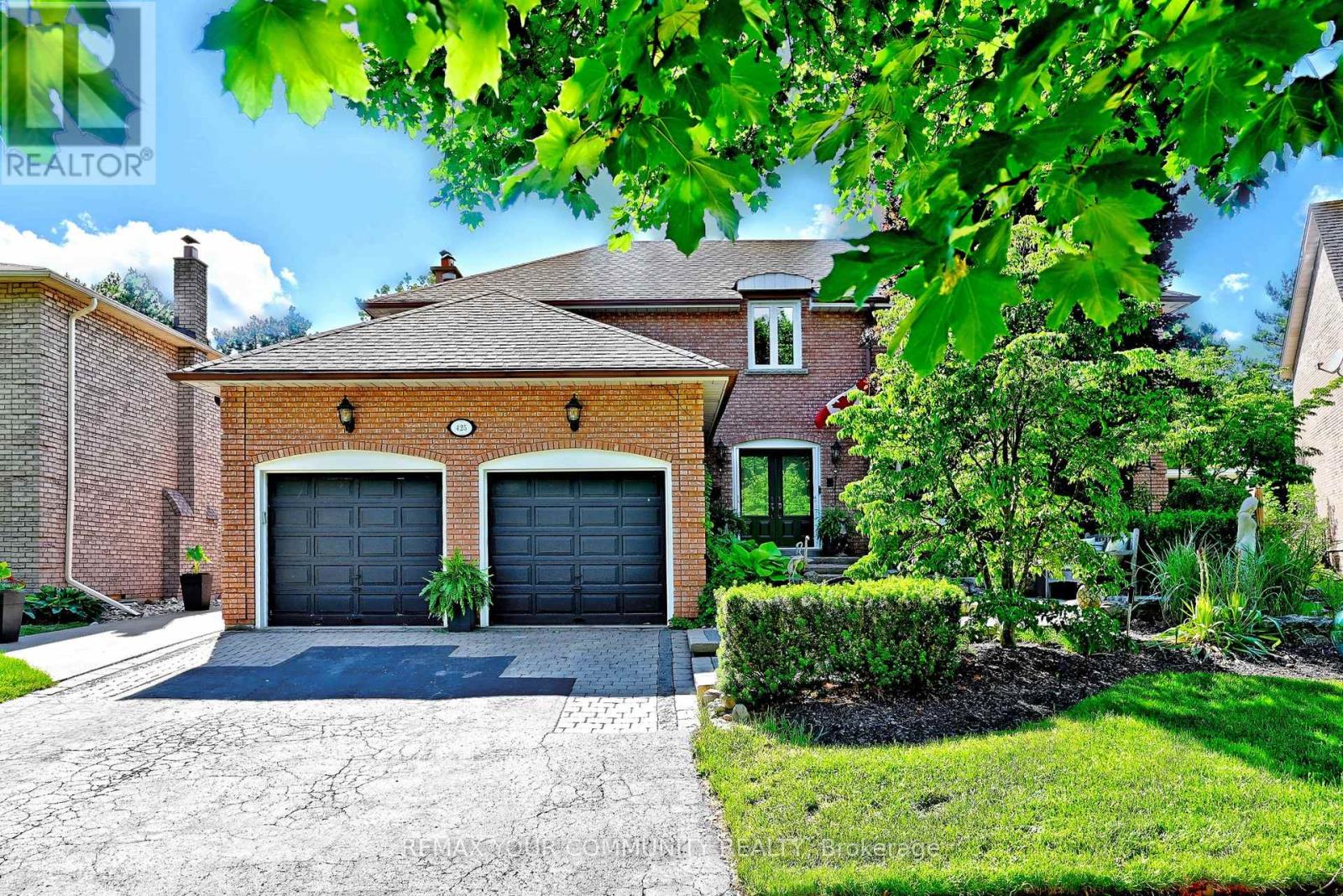 425 Easy Street Property Photo 1