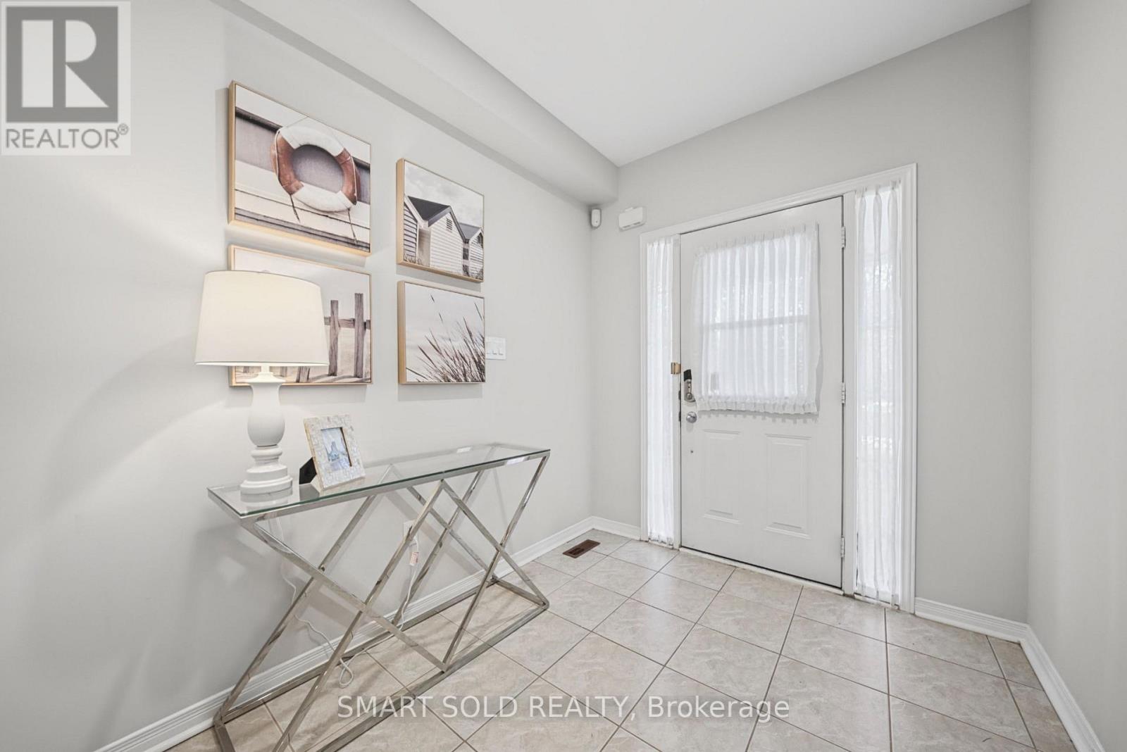 75 Rideau Drive Property Photo 4