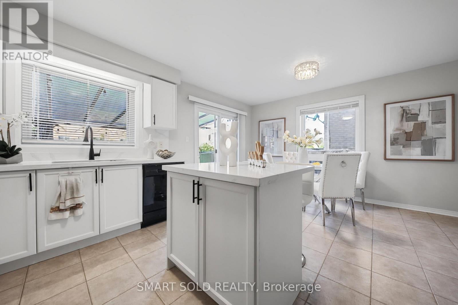 75 Rideau Drive Property Photo 8