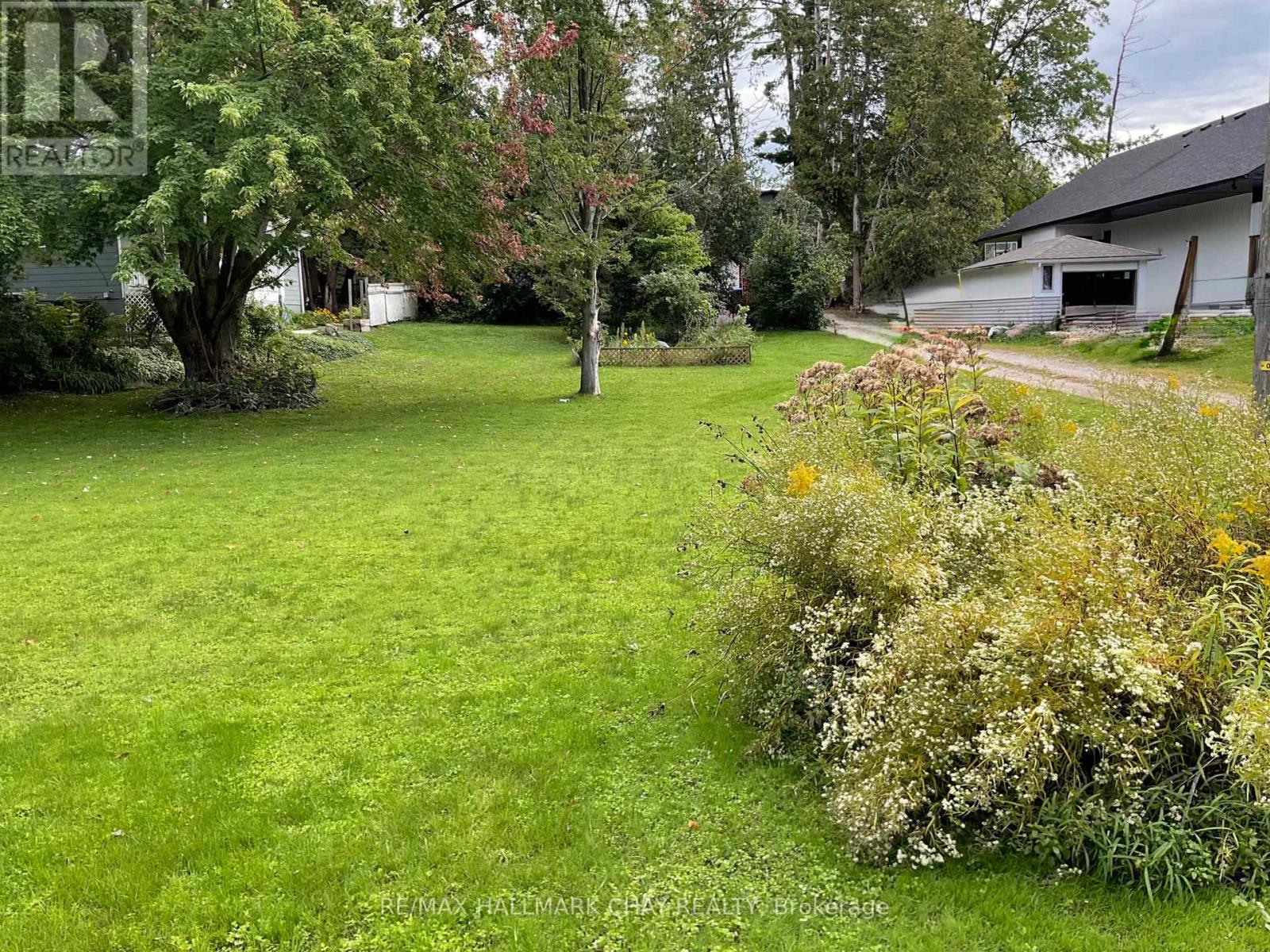 961 7th Line Property Photo 2