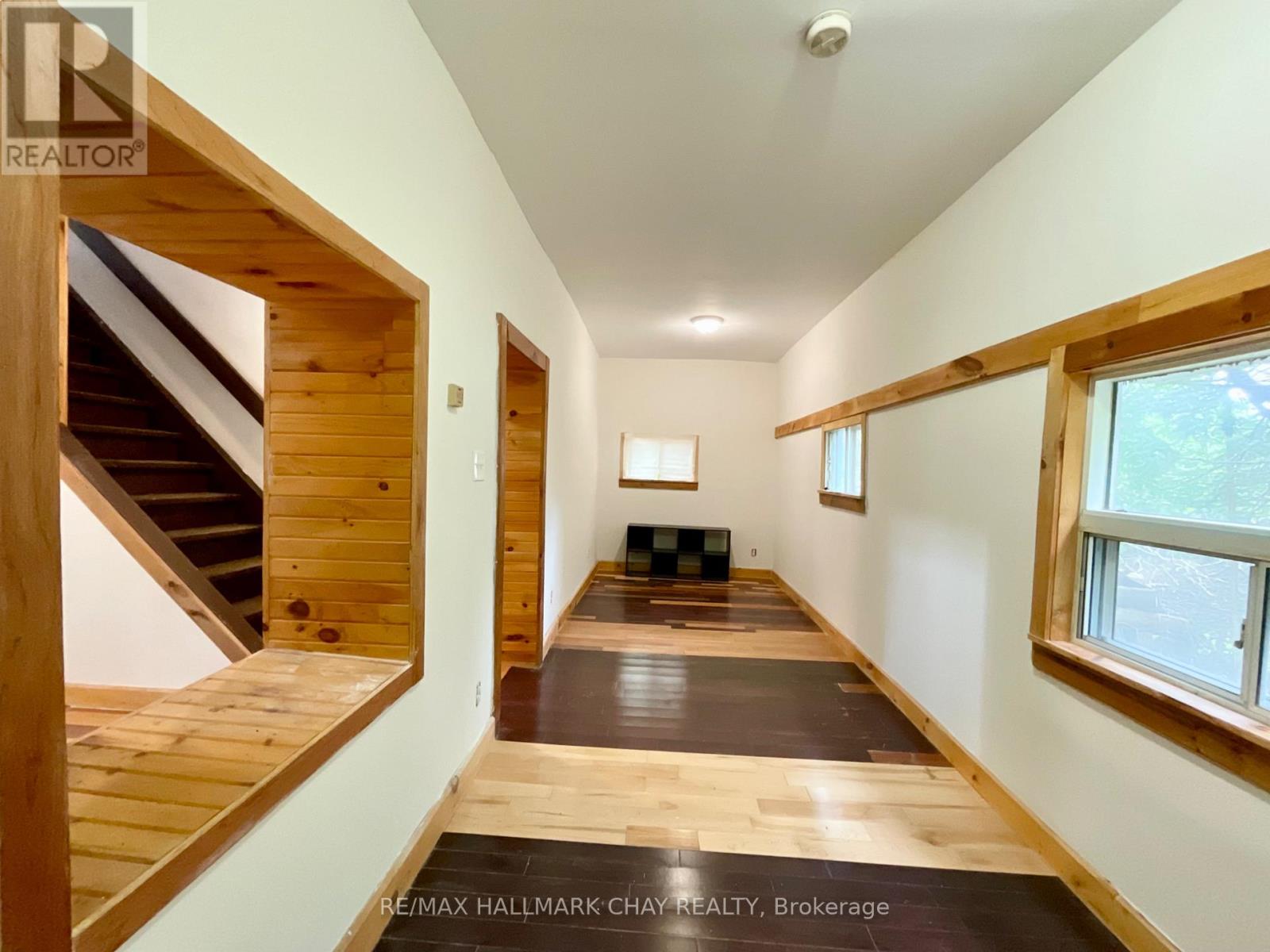 961 7th Line Property Photo 4