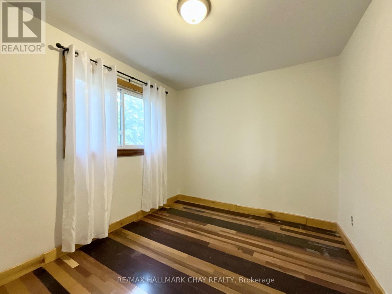 961 7th Line Property Photo 10