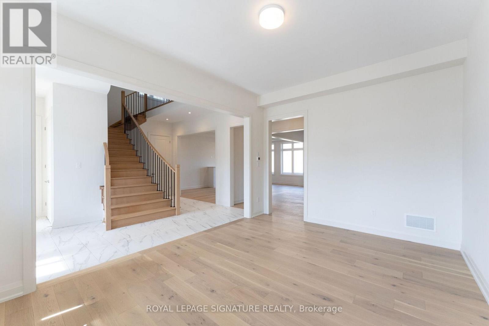 8 Mayflower Gardens Property Photo 11