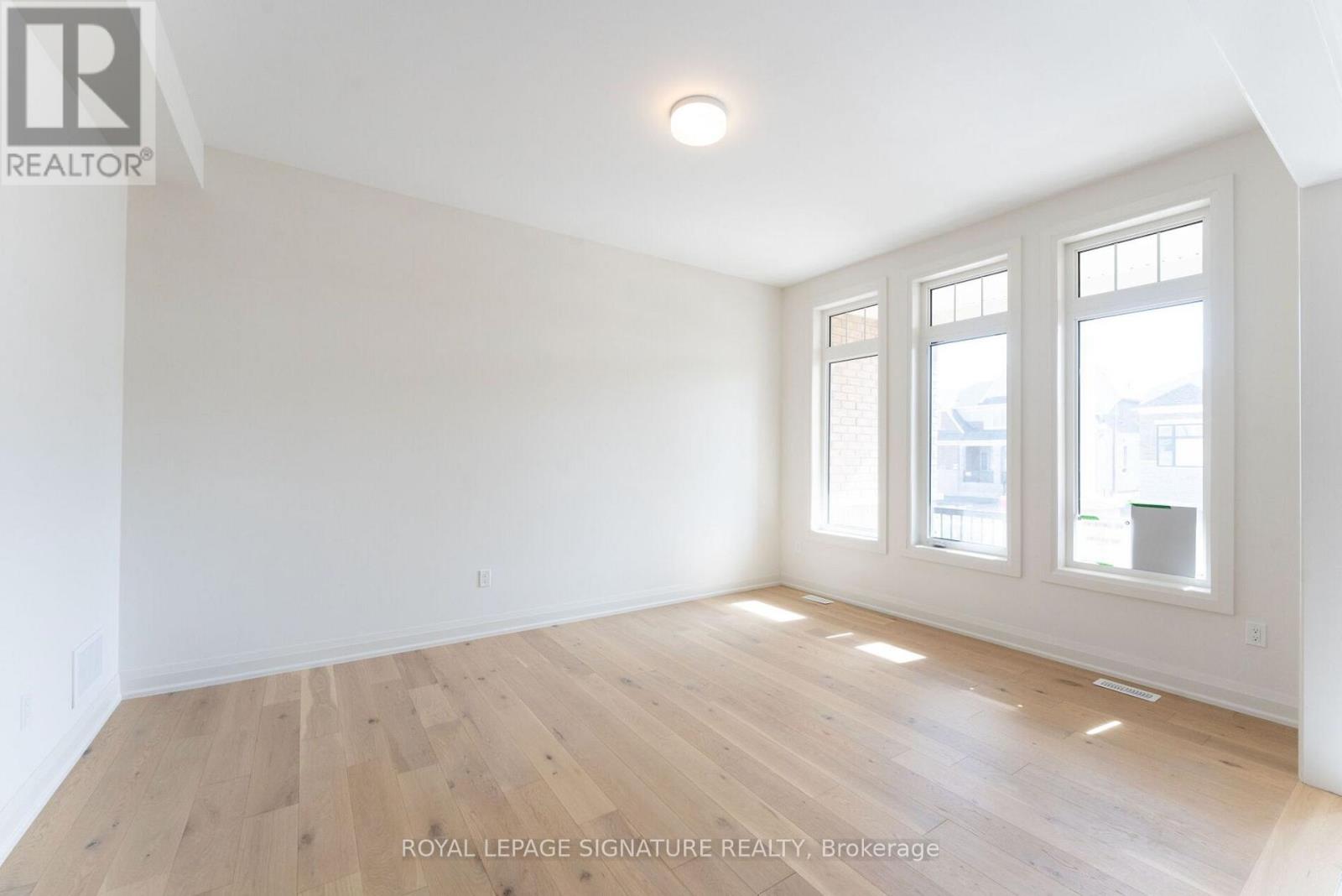 8 Mayflower Gardens Property Photo 15