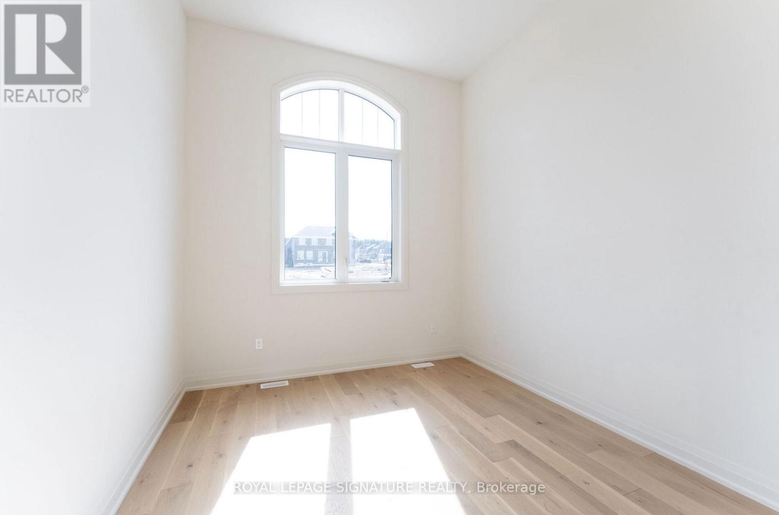 8 Mayflower Gardens Property Photo 20