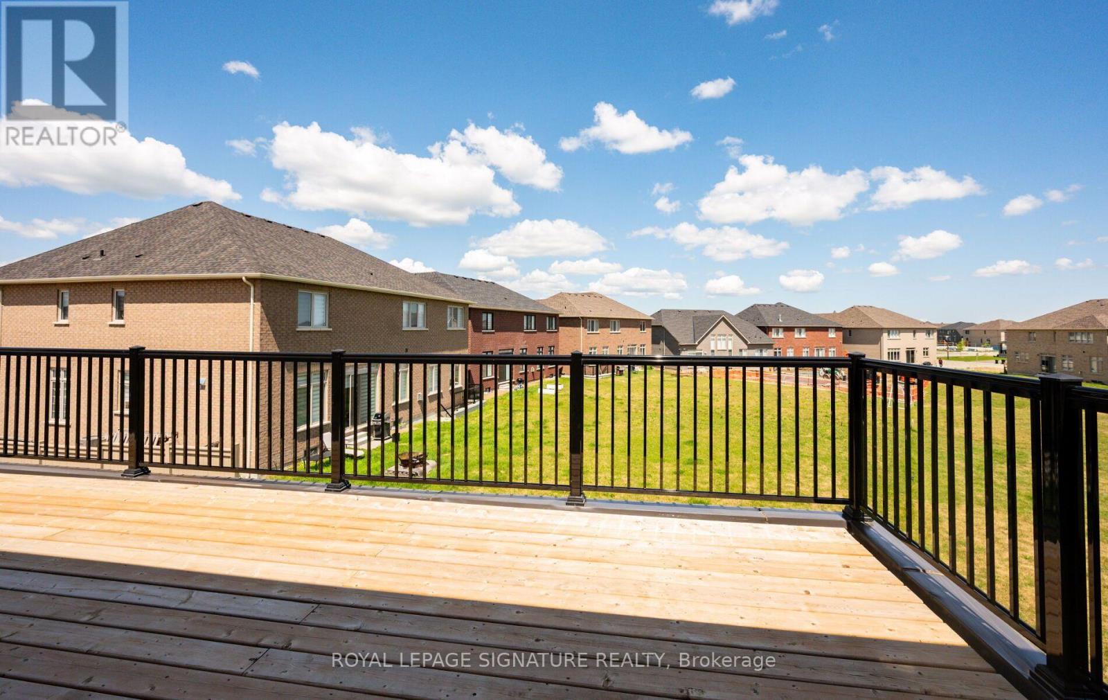 8 Mayflower Gardens Property Photo 31