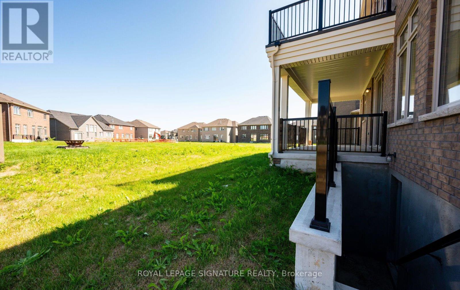 8 Mayflower Gardens Property Photo 37