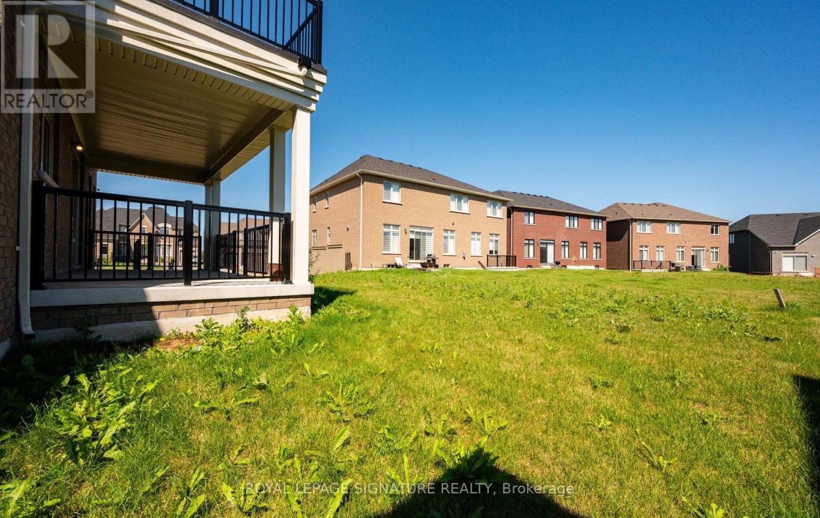 8 Mayflower Gardens Property Photo 43