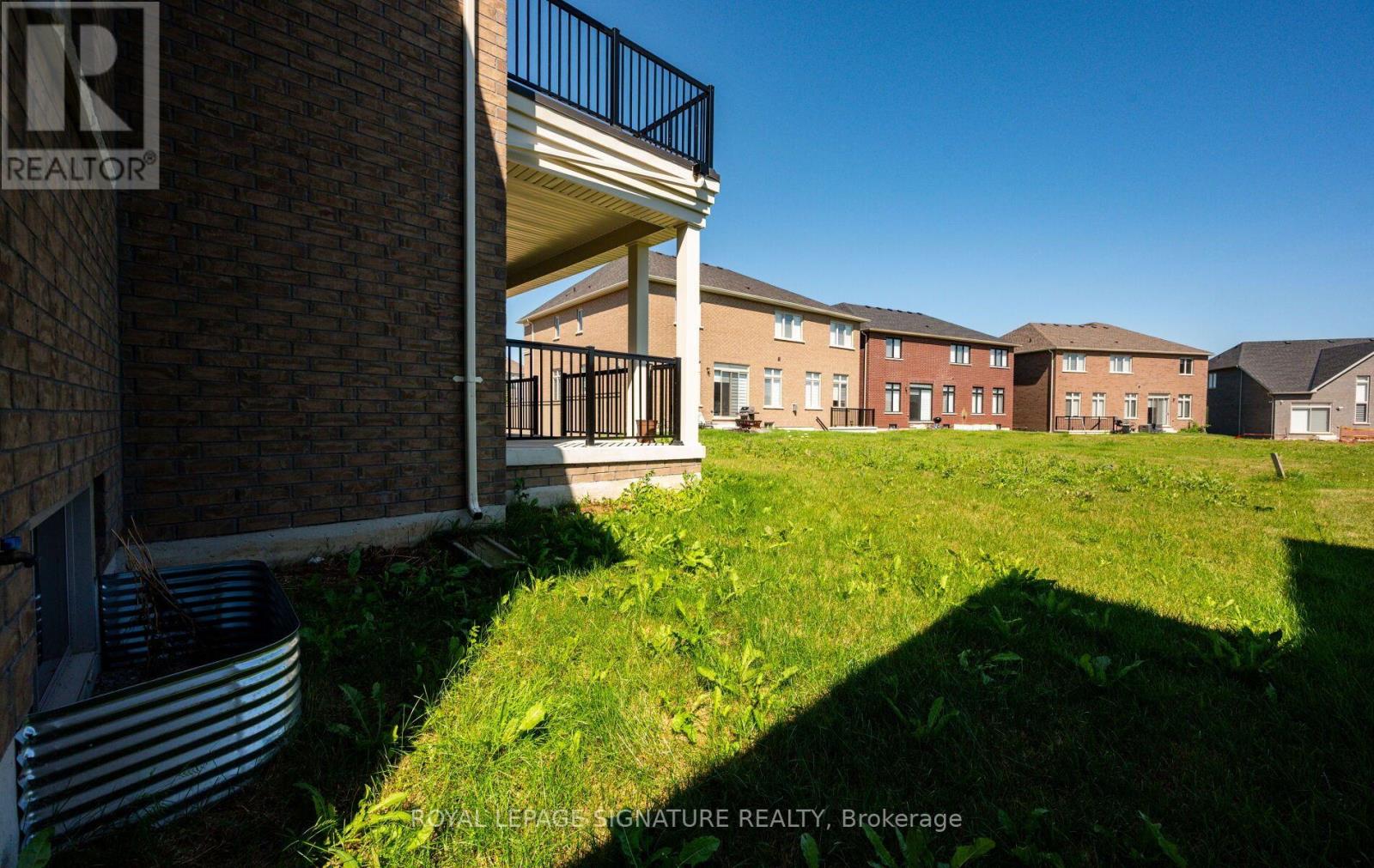 8 Mayflower Gardens Property Photo 44