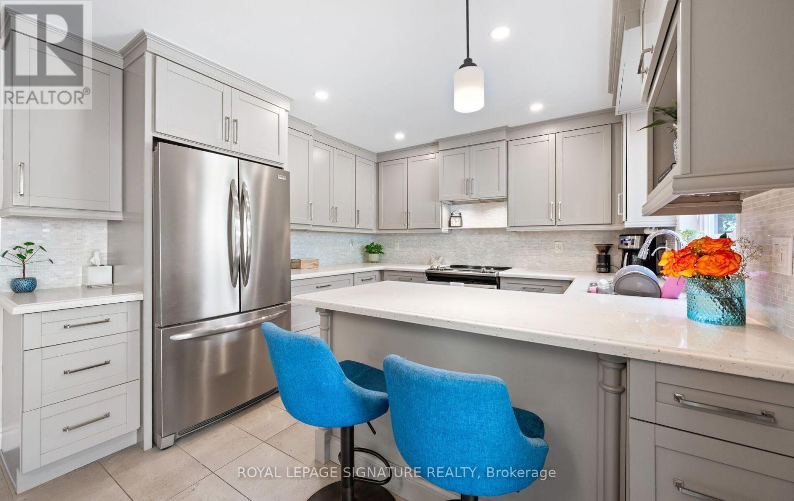 42 Shieldmark Crescent Property Photo 11