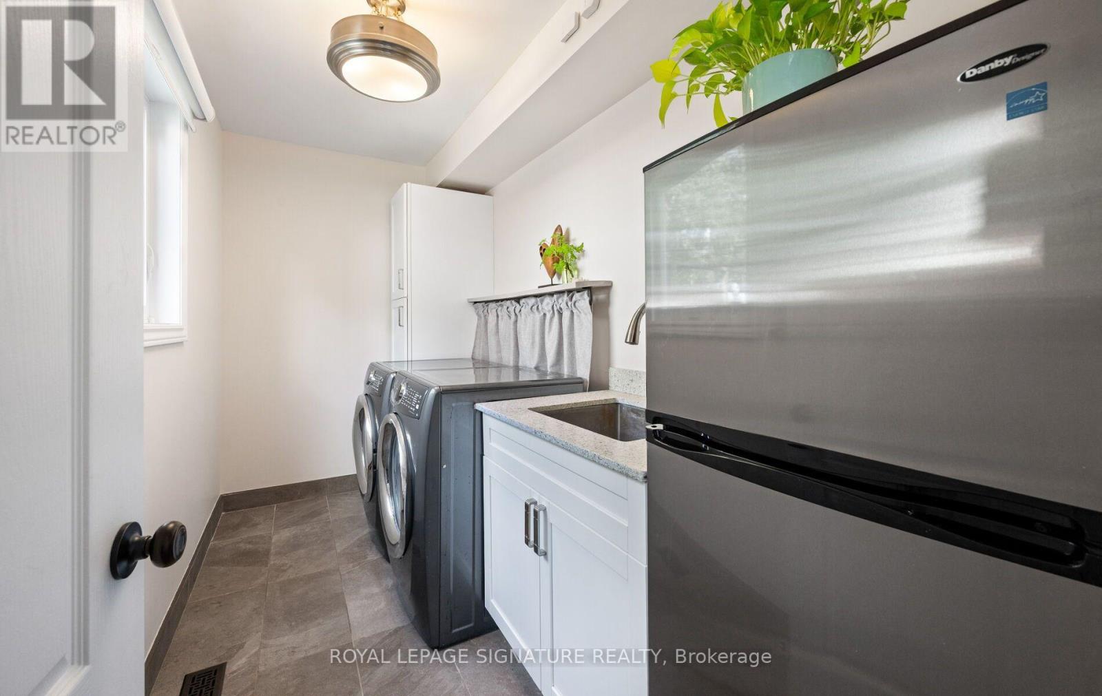 42 Shieldmark Crescent Property Photo 16