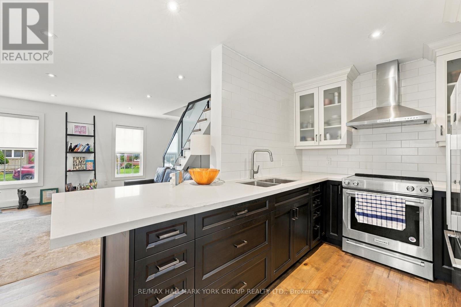 52 Centre Street Property Photo 7