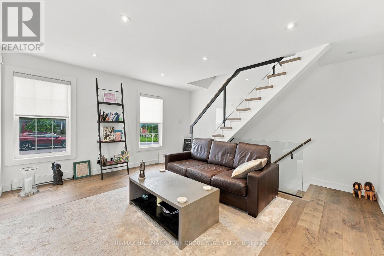 52 Centre Street Property Photo 8