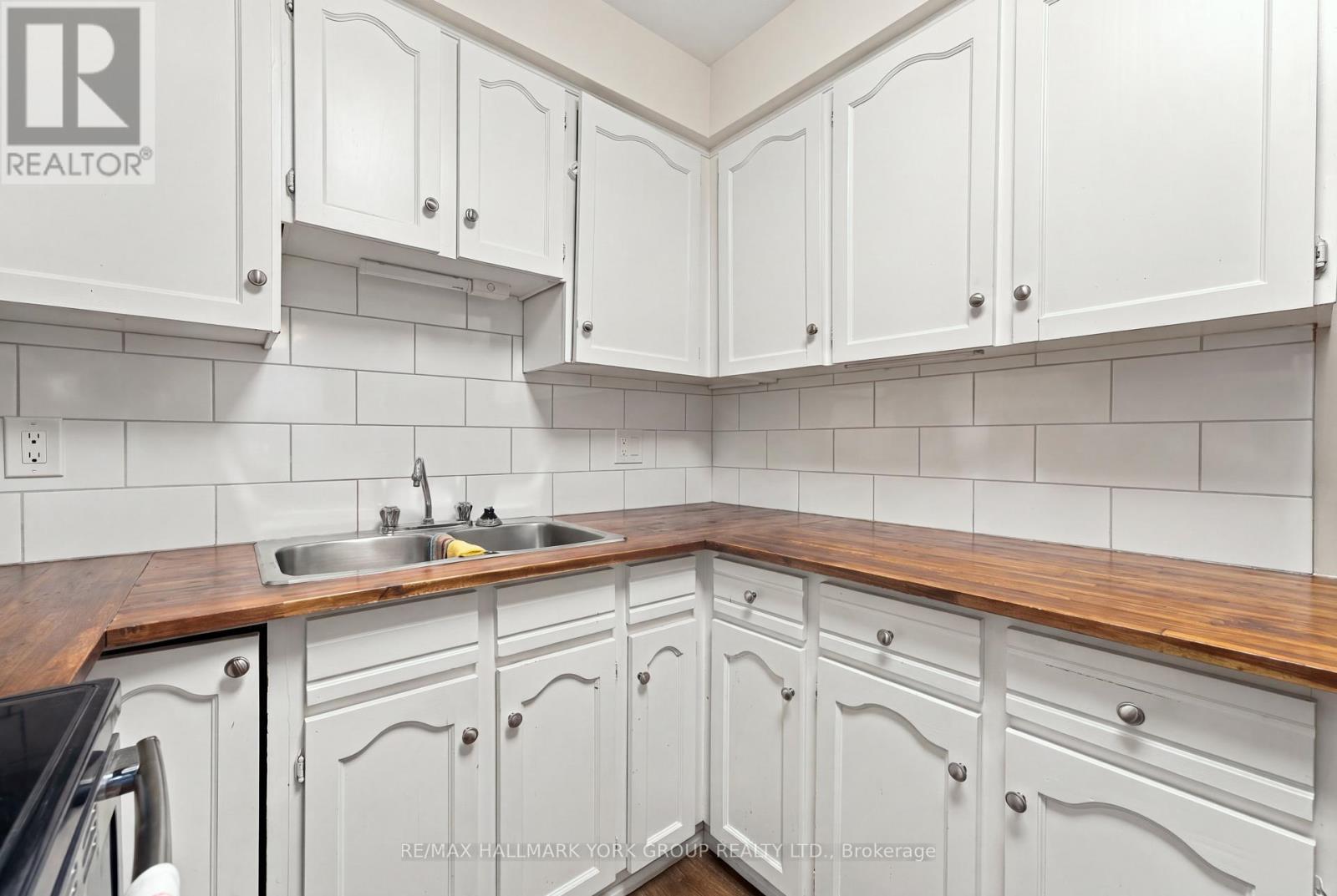 52 Centre Street Property Photo 16
