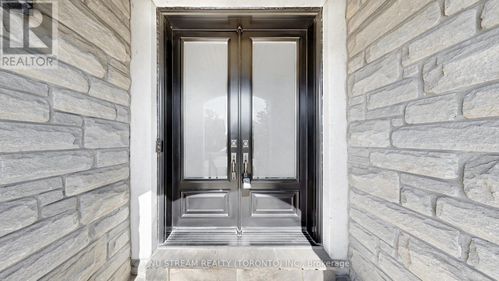 205 Fred Mclaren Boulevard Property Photo 3
