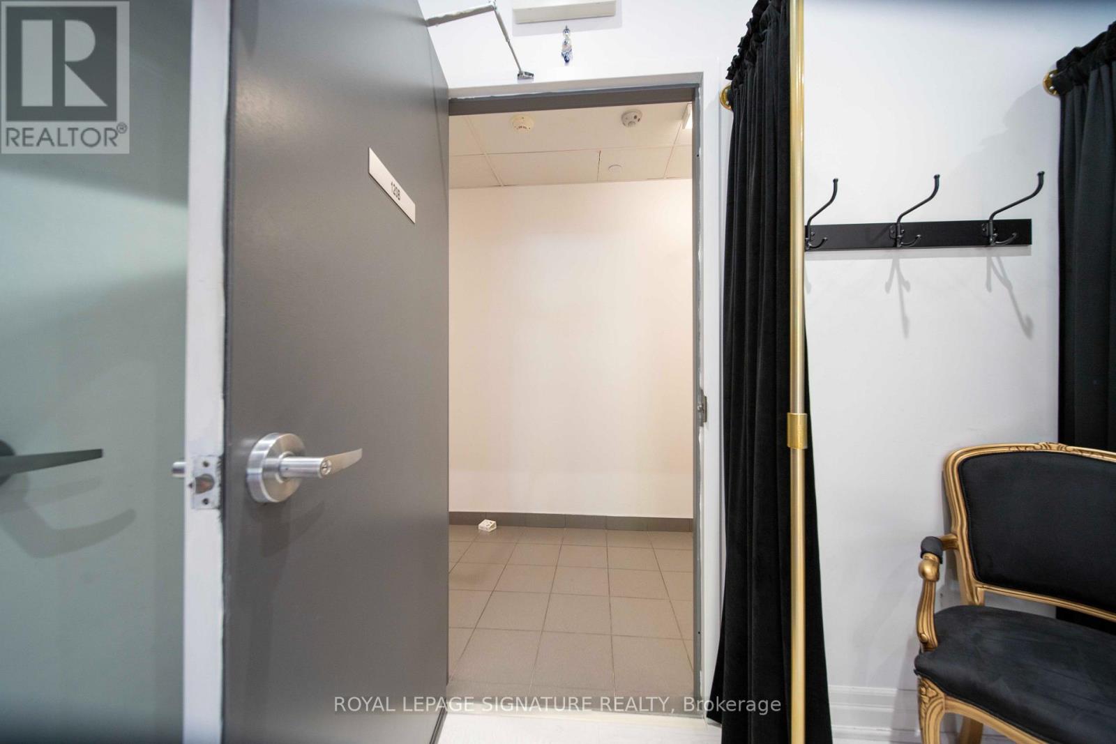 120 - 372 Highway 7 Property Photo 16