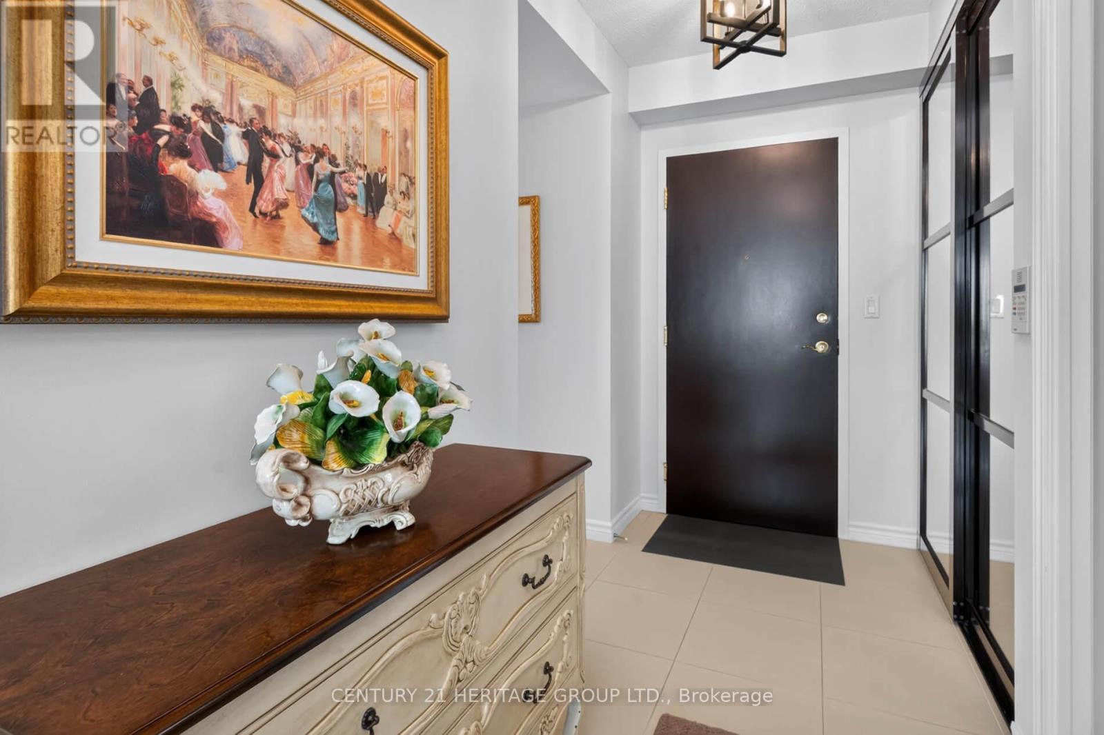 905 - 88 Promenade Circle Property Photo 5