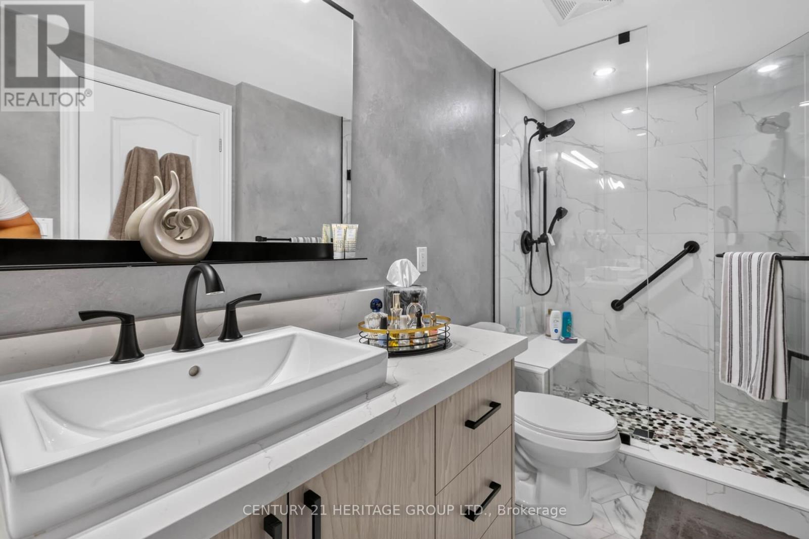 905 - 88 Promenade Circle Property Photo 15