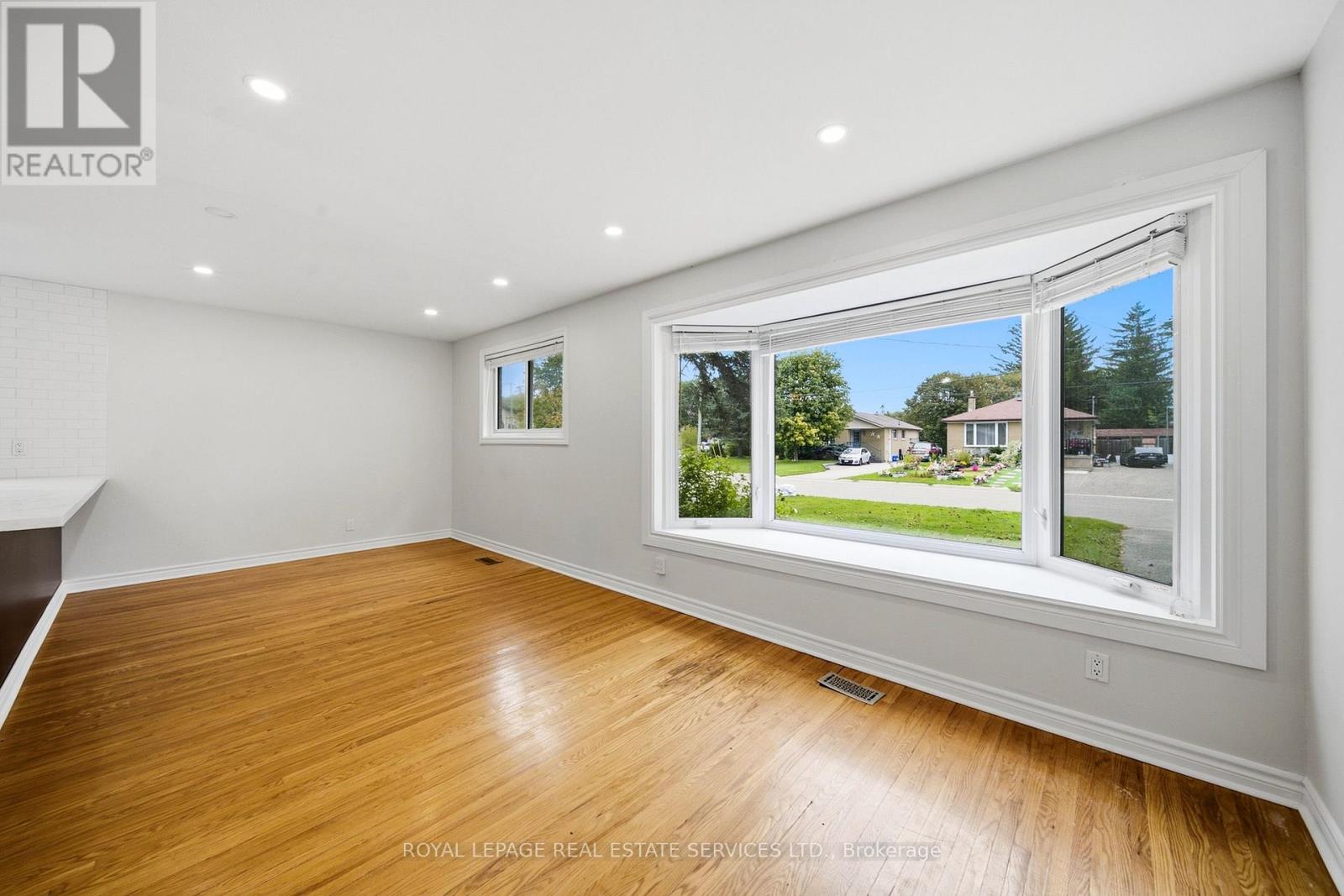Main - 6 Corbett Crescent Property Photo 9