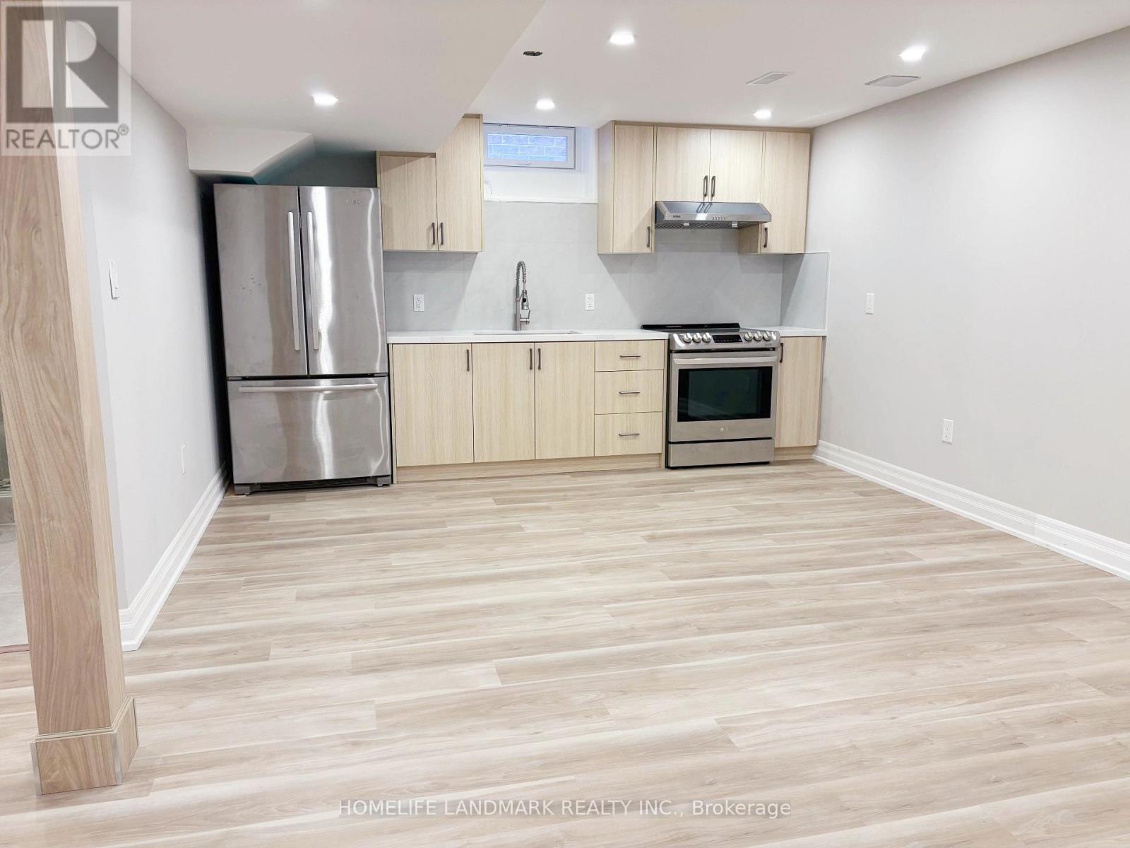 18 Halldorson Avenue Property Photo 3