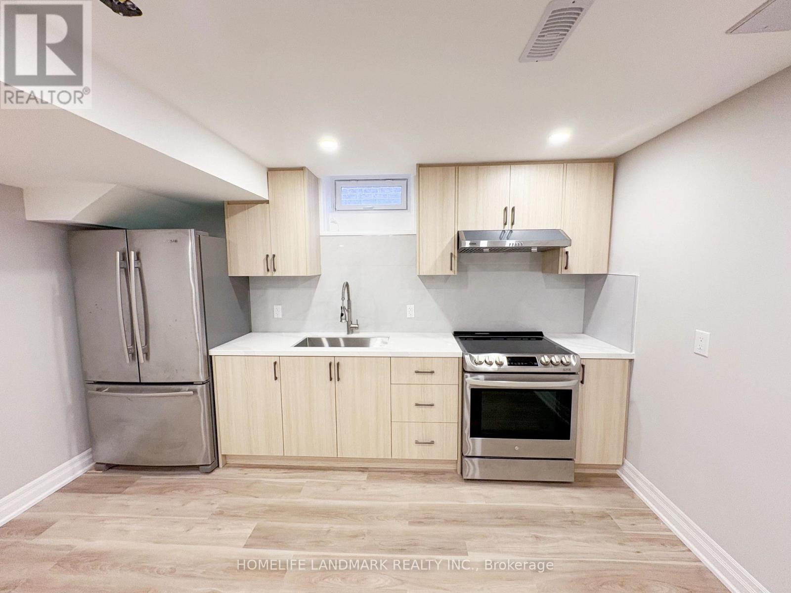 18 Halldorson Avenue Property Photo 14