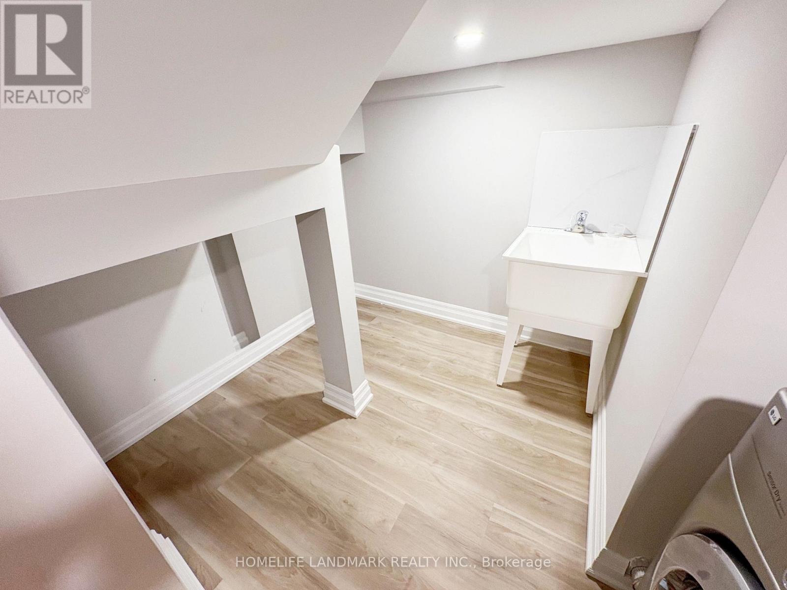 18 Halldorson Avenue Property Photo 15