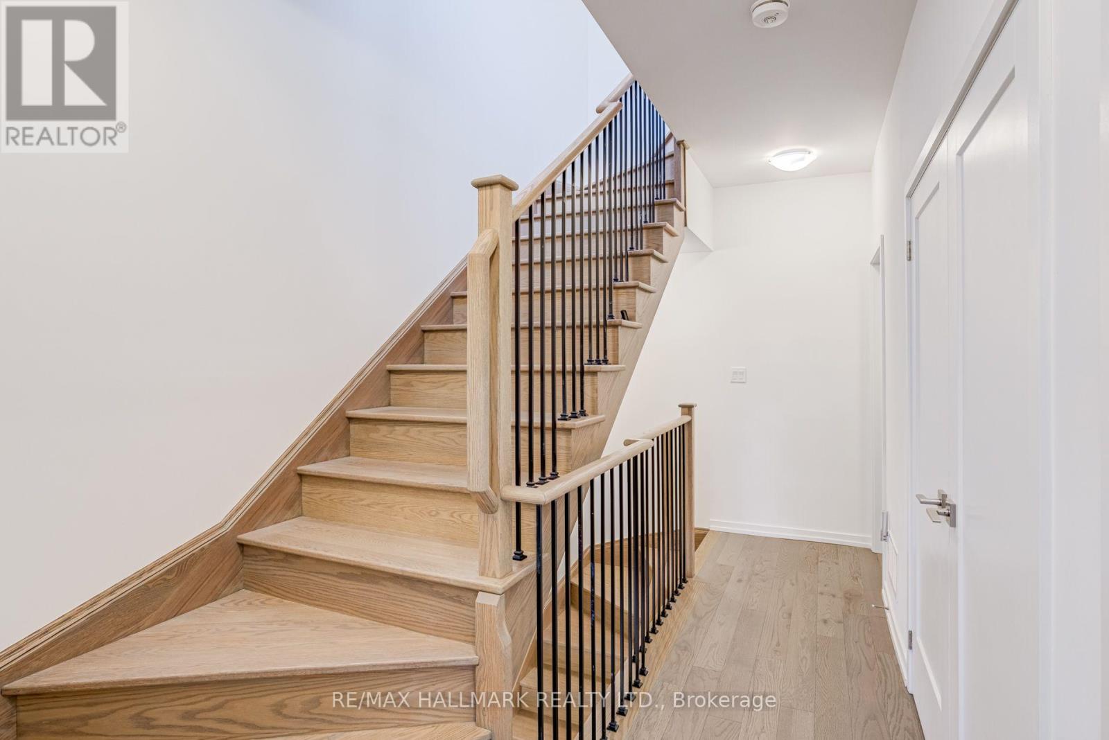11 - 26 Lytham Green Circle Property Photo 24