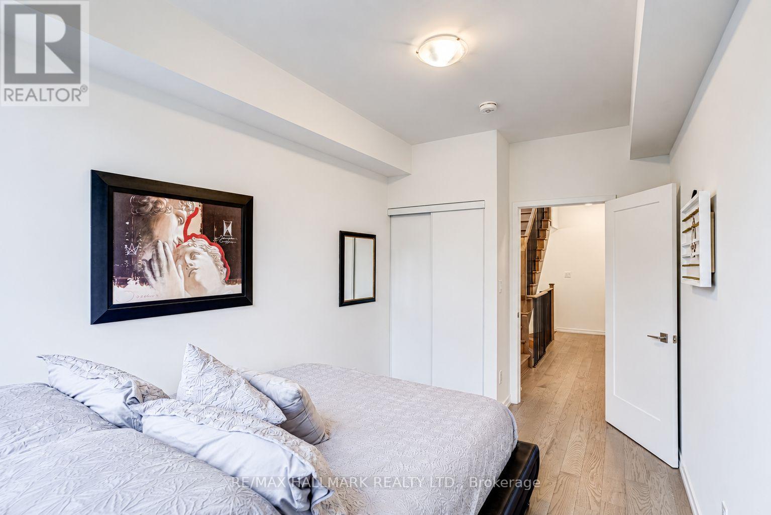 11 - 26 Lytham Green Circle Property Photo 28