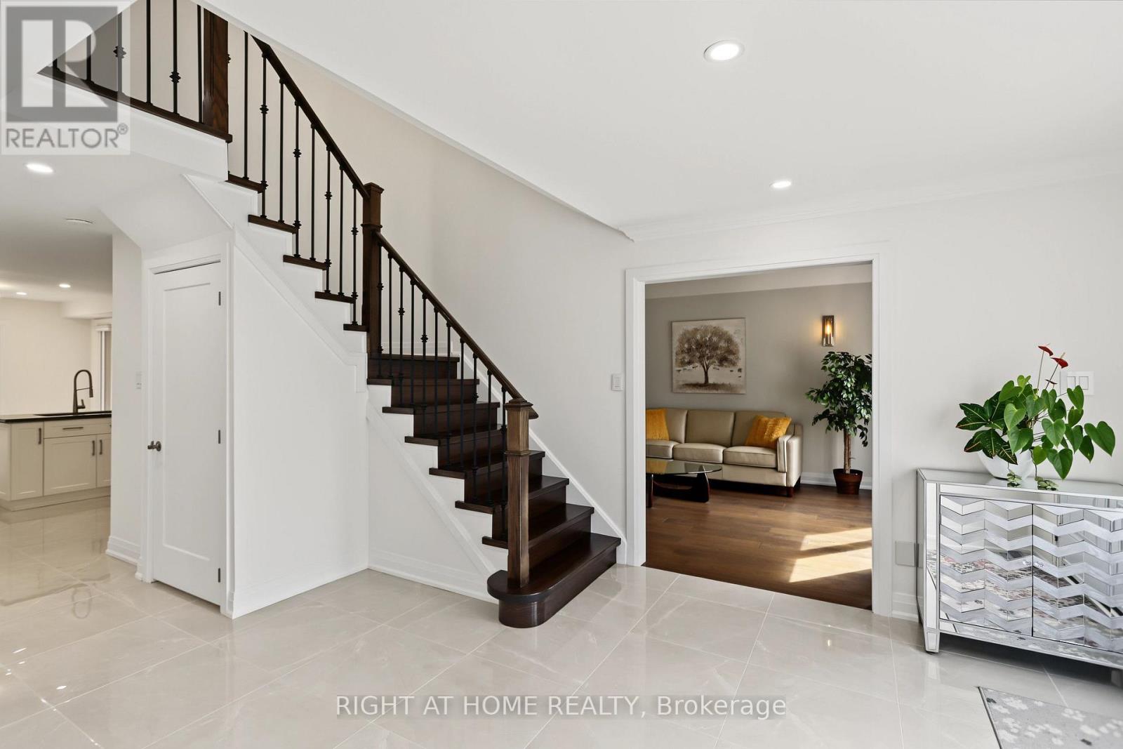 11 Harrowsmith Place Property Photo 6