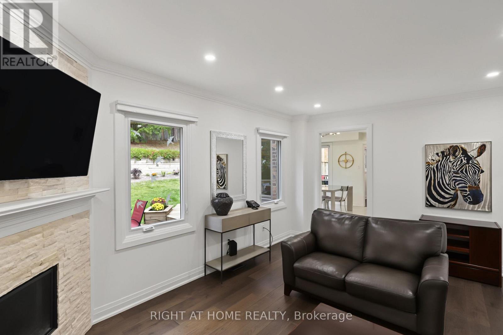 11 Harrowsmith Place Property Photo 16