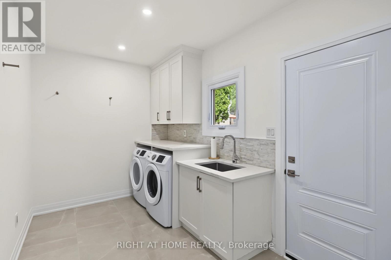11 Harrowsmith Place Property Photo 23