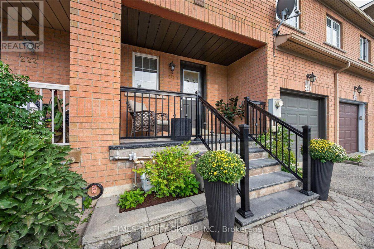 224 Westway Crescent Property Photo 6