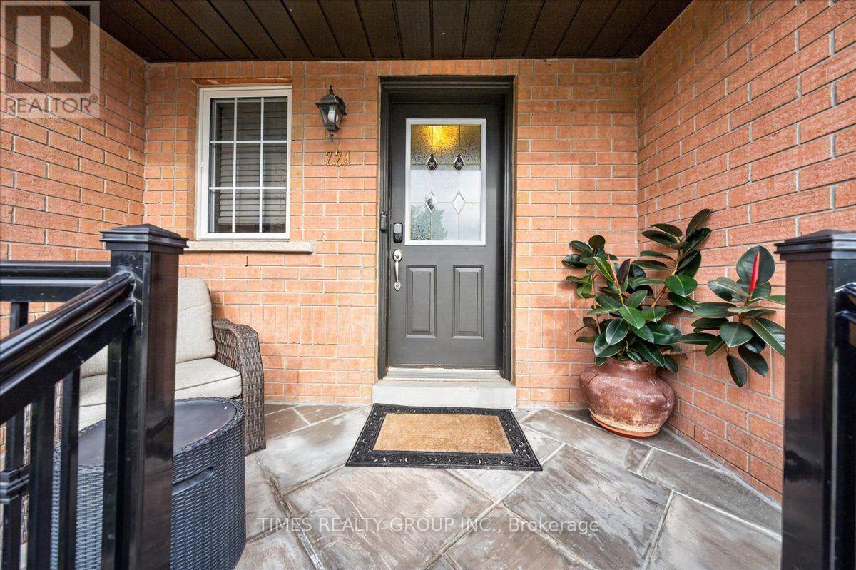 224 Westway Crescent Property Photo 7