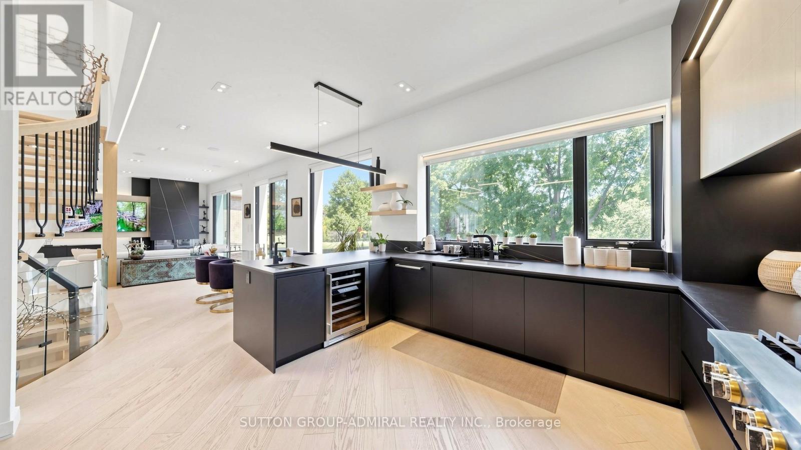 33 Thorny Brae Drive Property Photo 14