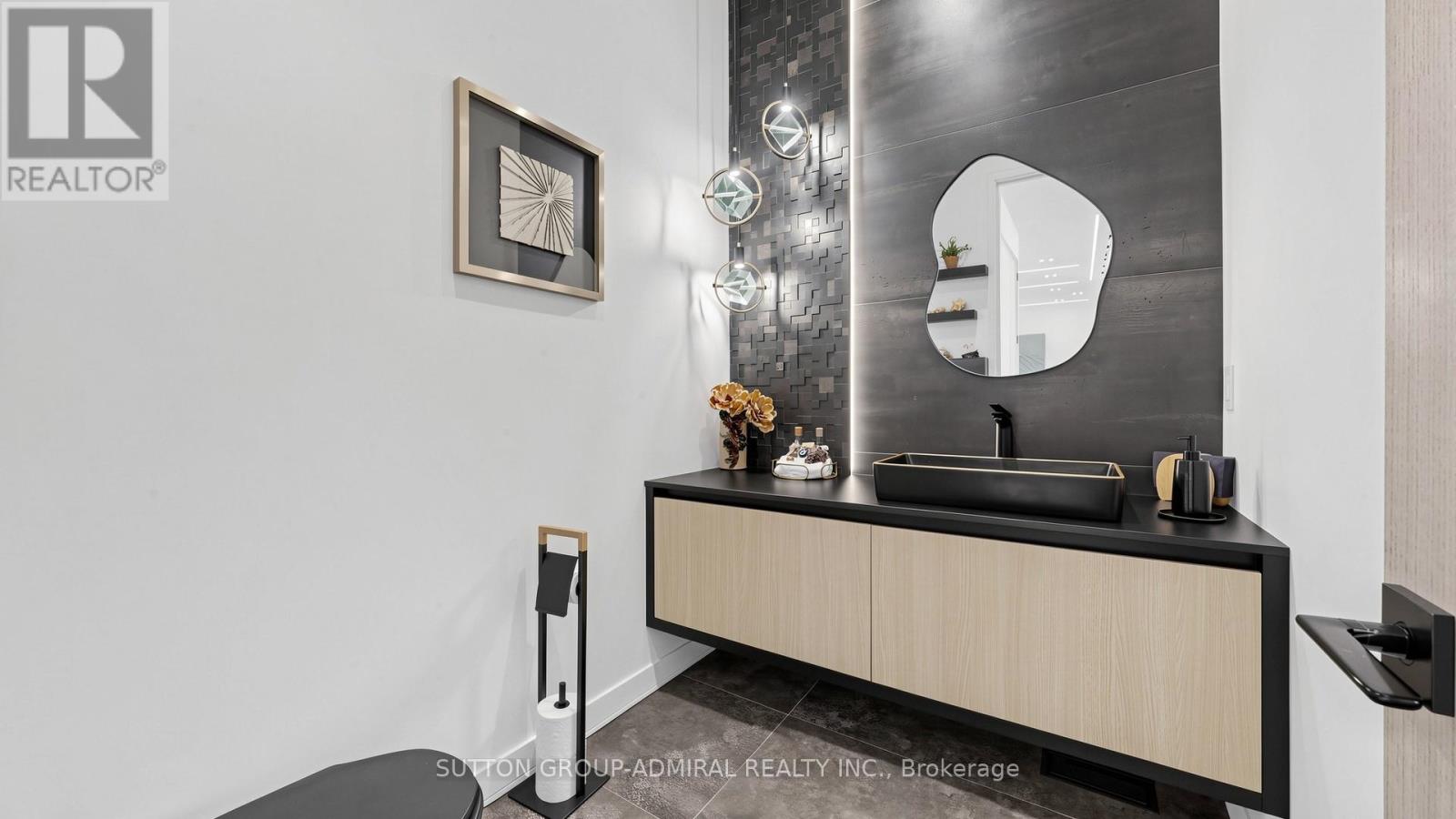 33 Thorny Brae Drive Property Photo 19