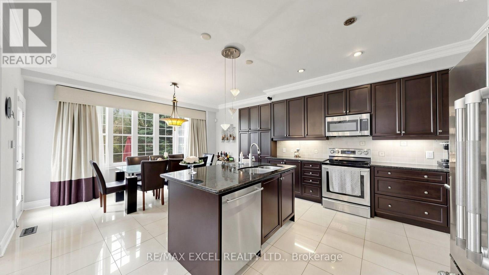 651 Via Romano Boulevard Property Photo 13