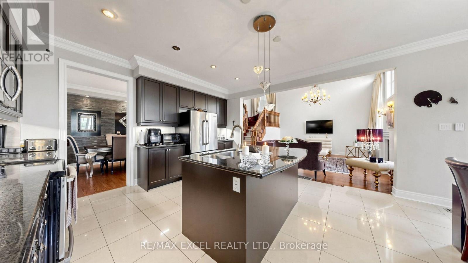 651 Via Romano Boulevard Property Photo 14