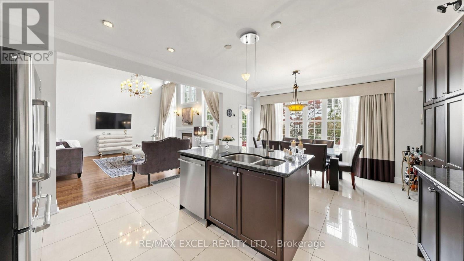 651 Via Romano Boulevard Property Photo 15