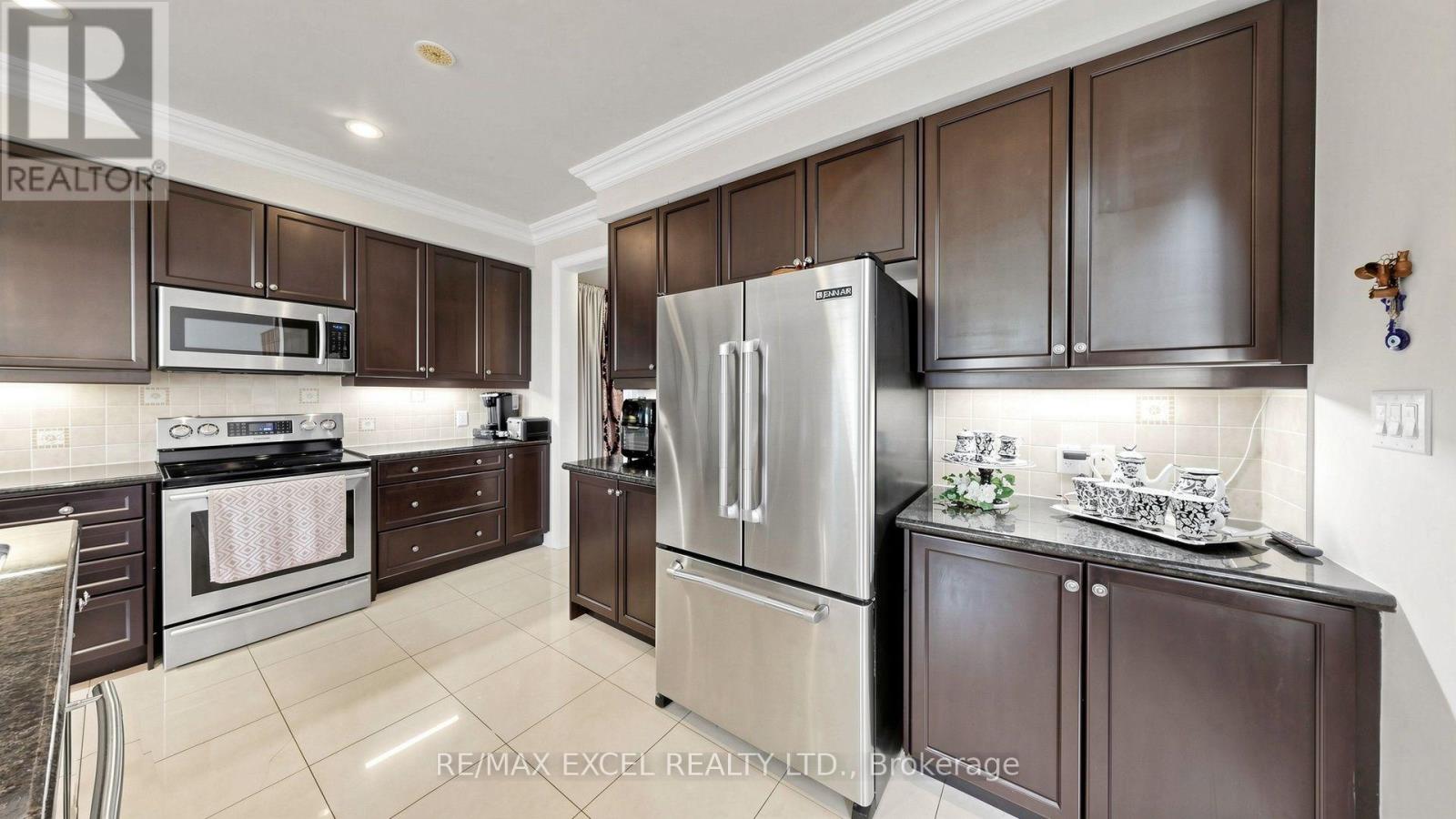 651 Via Romano Boulevard Property Photo 16